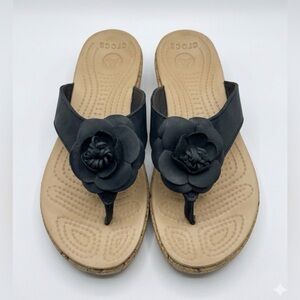 Crocs Sanrah Flower Wedge Sandals - Black/Tan